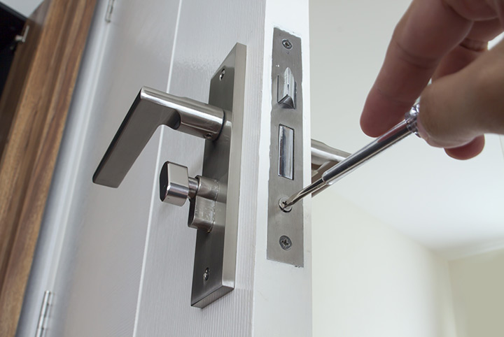Our local locksmiths are able to repair and install door locks for properties in Harringay and the local area.